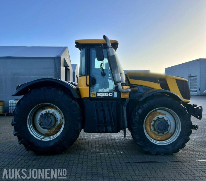 JCB FASTRAC 8250 4x4 traktor kun 6.700 Arbeidstimer! - Traktor: slika JCB FASTRAC 8250 4x4 traktor kun 6.700 Arbeidstimer! - Traktor JCB FASTRAC 8250 4x4 traktor kun 6.700 Arbeidstimer! - Traktor: slika JCB FASTRAC 8250 4x4 traktor kun 6.700 Arbeidstimer! - Traktor