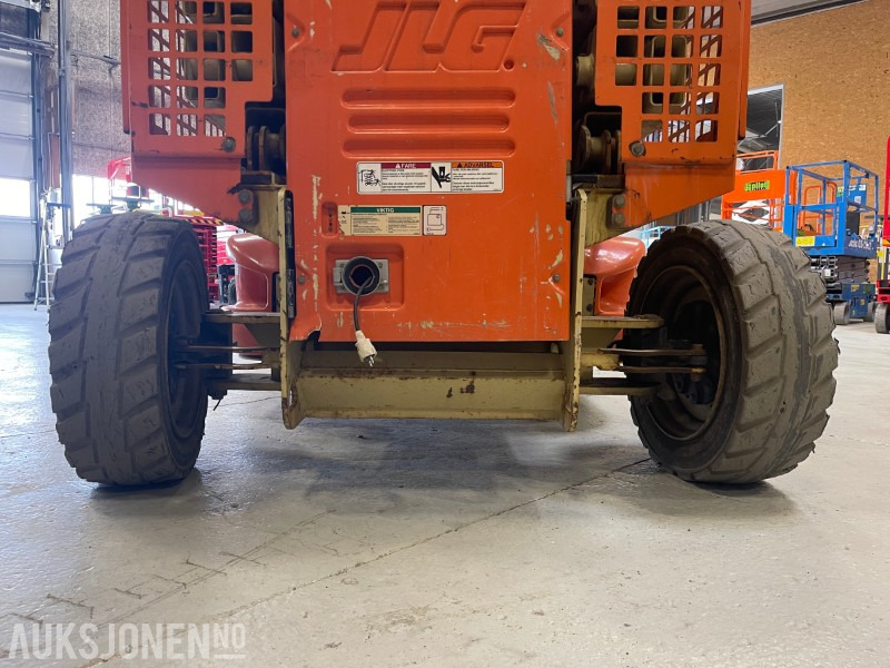 Podizna platforma JLG 3369LE LIFT 2004: slika Podizna platforma JLG 3369LE LIFT 2004