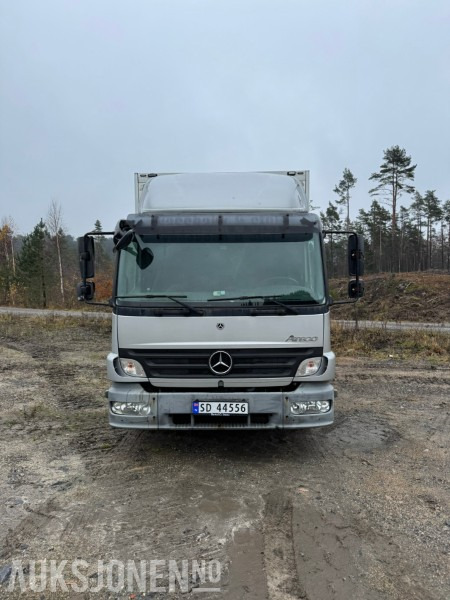 2008 Mercedes-Benz Atego 822 Servicebil / Verkstedvogn m/ Palfinger kran og verkstedinnredning - Kamion: slika 2008 Mercedes-Benz Atego 822 Servicebil / Verkstedvogn m/ Palfinger kran og verkstedinnredning - Kamion 2008 Mercedes-Benz Atego 822 Servicebil / Verkstedvogn m/ Palfinger kran og verkstedinnredning - Kamion: slika 2008 Mercedes-Benz Atego 822 Servicebil / Verkstedvogn m/ Palfinger kran og verkstedinnredning - Kamion