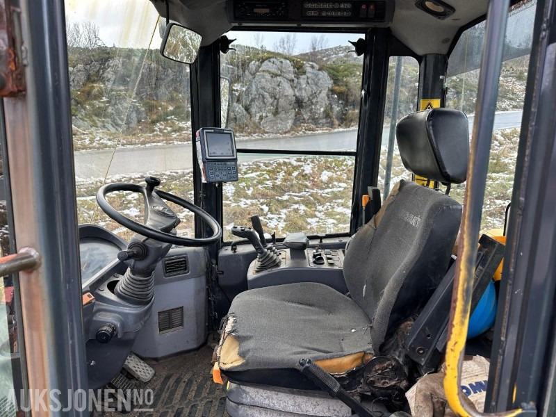 Utovarivač na kotačima Komatsu WA320-5h Hullaster - Rep-objekt: slika Utovarivač na kotačima Komatsu WA320-5h Hullaster - Rep-objekt Utovarivač na kotačima Komatsu WA320-5h Hullaster - Rep-objekt: slika Utovarivač na kotačima Komatsu WA320-5h Hullaster - Rep-objekt