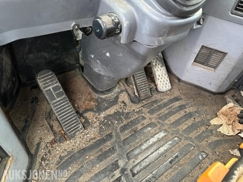 Utovarivač na kotačima Komatsu WA320-5h Hullaster - Rep-objekt: slika Utovarivač na kotačima Komatsu WA320-5h Hullaster - Rep-objekt Utovarivač na kotačima Komatsu WA320-5h Hullaster - Rep-objekt: slika Utovarivač na kotačima Komatsu WA320-5h Hullaster - Rep-objekt