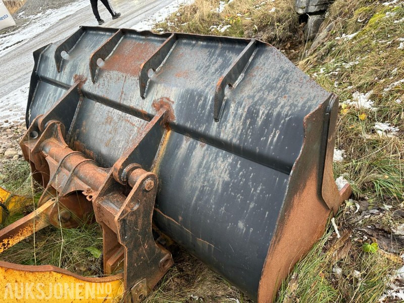 Utovarivač na kotačima Komatsu WA320-5h Hullaster - Rep-objekt: slika Utovarivač na kotačima Komatsu WA320-5h Hullaster - Rep-objekt Utovarivač na kotačima Komatsu WA320-5h Hullaster - Rep-objekt: slika Utovarivač na kotačima Komatsu WA320-5h Hullaster - Rep-objekt