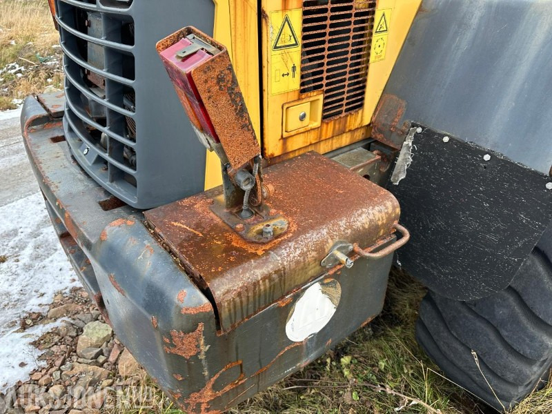 Utovarivač na kotačima Komatsu WA320-5h Hullaster - Rep-objekt: slika Utovarivač na kotačima Komatsu WA320-5h Hullaster - Rep-objekt Utovarivač na kotačima Komatsu WA320-5h Hullaster - Rep-objekt: slika Utovarivač na kotačima Komatsu WA320-5h Hullaster - Rep-objekt