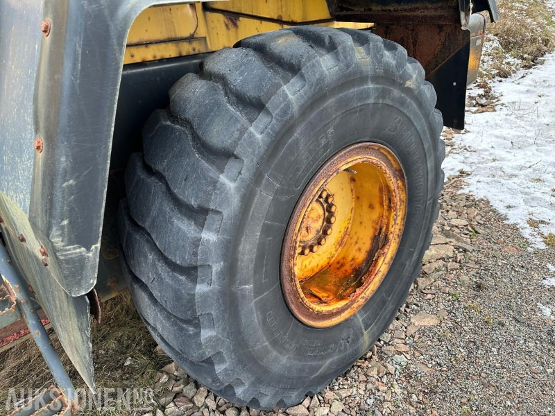 Utovarivač na kotačima Komatsu WA320-5h Hullaster - Rep-objekt: slika Utovarivač na kotačima Komatsu WA320-5h Hullaster - Rep-objekt Utovarivač na kotačima Komatsu WA320-5h Hullaster - Rep-objekt: slika Utovarivač na kotačima Komatsu WA320-5h Hullaster - Rep-objekt