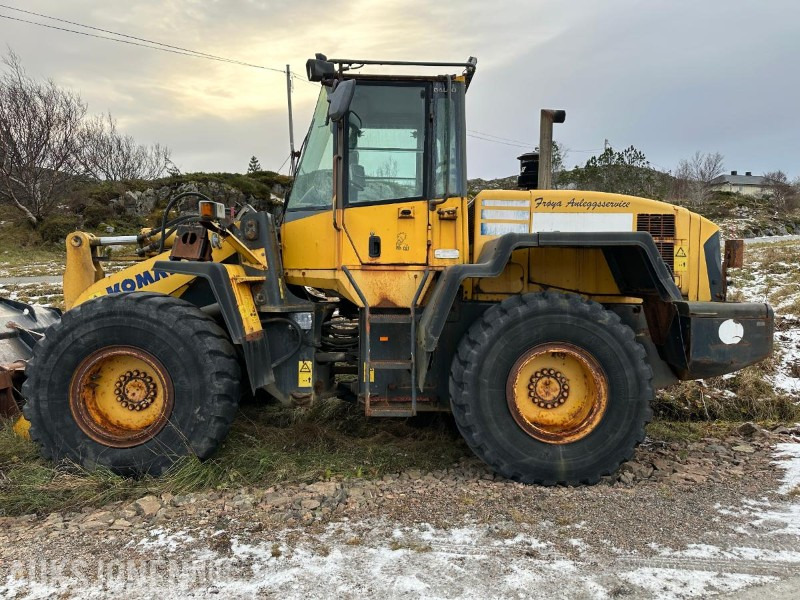 Utovarivač na kotačima Komatsu WA320-5h Hullaster - Rep-objekt: slika Utovarivač na kotačima Komatsu WA320-5h Hullaster - Rep-objekt Utovarivač na kotačima Komatsu WA320-5h Hullaster - Rep-objekt: slika Utovarivač na kotačima Komatsu WA320-5h Hullaster - Rep-objekt