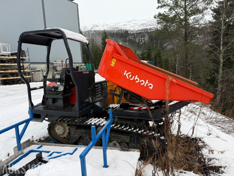 Kubota KC250-4 beltegående dumper kun 393 timer - med stativ for rør / stolper ol. - Mini utovarivač: slika Kubota KC250-4 beltegående dumper kun 393 timer - med stativ for rør / stolper ol. - Mini utovarivač Kubota KC250-4 beltegående dumper kun 393 timer - med stativ for rør / stolper ol. - Mini utovarivač: slika Kubota KC250-4 beltegående dumper kun 393 timer - med stativ for rør / stolper ol. - Mini utovarivač