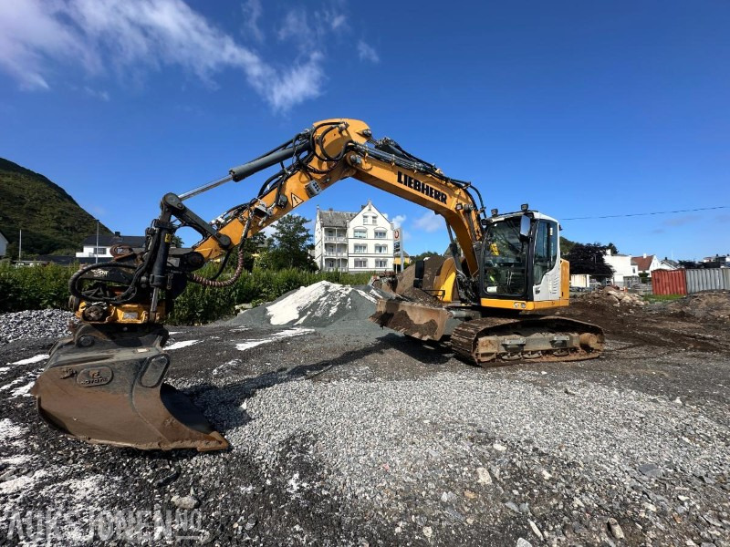 Liebherr R914 STD Compact Litronic Beltegraver - 2932 Timer - Sentralsmøring - Novatron 3D GPS - Kamera - 4 Skuffer - Bager: slika Liebherr R914 STD Compact Litronic Beltegraver - 2932 Timer - Sentralsmøring - Novatron 3D GPS - Kamera - 4 Skuffer - Bager Liebherr R914 STD Compact Litronic Beltegraver - 2932 Timer - Sentralsmøring - Novatron 3D GPS - Kamera - 4 Skuffer - Bager: slika Liebherr R914 STD Compact Litronic Beltegraver - 2932 Timer - Sentralsmøring - Novatron 3D GPS - Kamera - 4 Skuffer - Bager