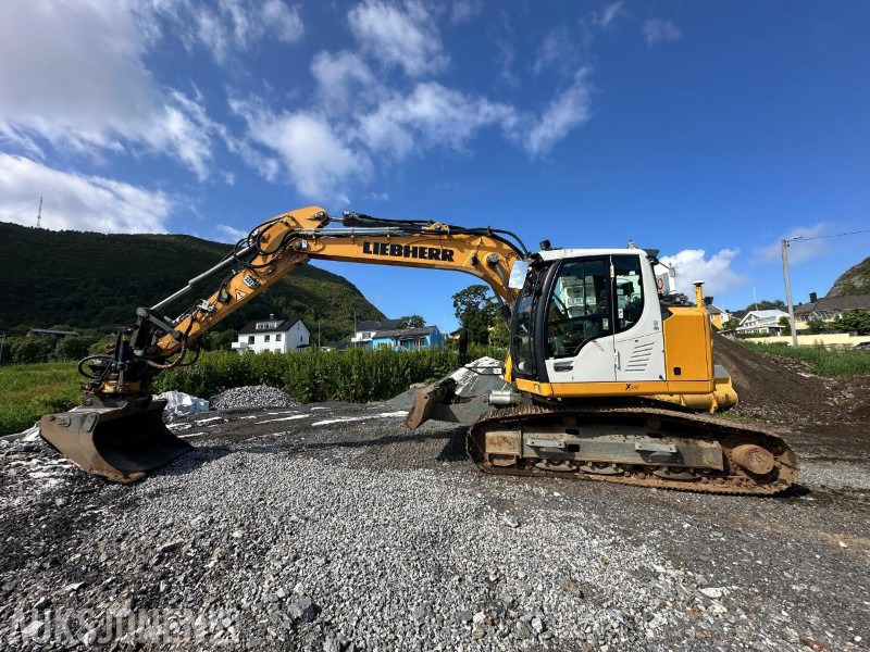 Liebherr R914 STD Compact Litronic Beltegraver - 2932 Timer - Sentralsmøring - Novatron 3D GPS - Kamera - 4 Skuffer - Bager: slika Liebherr R914 STD Compact Litronic Beltegraver - 2932 Timer - Sentralsmøring - Novatron 3D GPS - Kamera - 4 Skuffer - Bager Liebherr R914 STD Compact Litronic Beltegraver - 2932 Timer - Sentralsmøring - Novatron 3D GPS - Kamera - 4 Skuffer - Bager: slika Liebherr R914 STD Compact Litronic Beltegraver - 2932 Timer - Sentralsmøring - Novatron 3D GPS - Kamera - 4 Skuffer - Bager