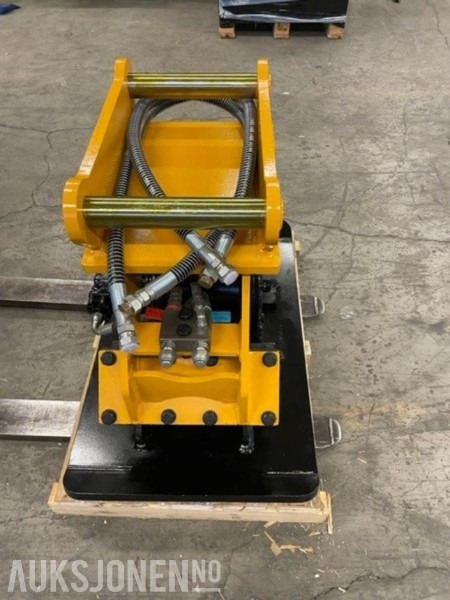 NY HENIMA VIBROPLATE TIL 4-9 TONNS GRAVEMASKIN S50 FESTE M/GARANTI - Valjak: slika NY HENIMA VIBROPLATE TIL 4-9 TONNS GRAVEMASKIN S50 FESTE M/GARANTI - Valjak NY HENIMA VIBROPLATE TIL 4-9 TONNS GRAVEMASKIN S50 FESTE M/GARANTI - Valjak: slika NY HENIMA VIBROPLATE TIL 4-9 TONNS GRAVEMASKIN S50 FESTE M/GARANTI - Valjak