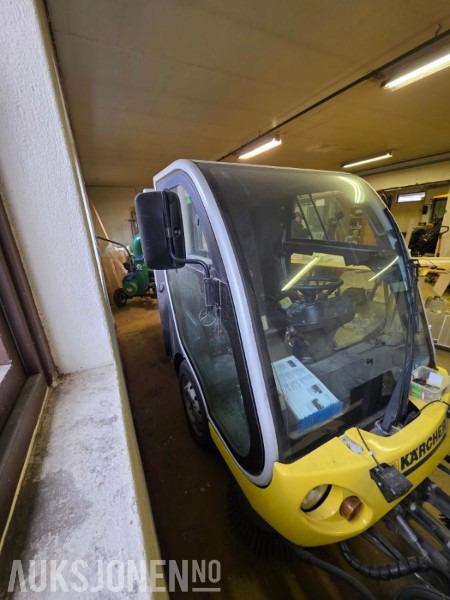 2005 Kärcher ICC 2 kompakt gate- og industrifeiemaskin - Namjenska/ Posebna vozila: slika 2005 Kärcher ICC 2 kompakt gate- og industrifeiemaskin - Namjenska/ Posebna vozila 2005 Kärcher ICC 2 kompakt gate- og industrifeiemaskin - Namjenska/ Posebna vozila: slika 2005 Kärcher ICC 2 kompakt gate- og industrifeiemaskin - Namjenska/ Posebna vozila