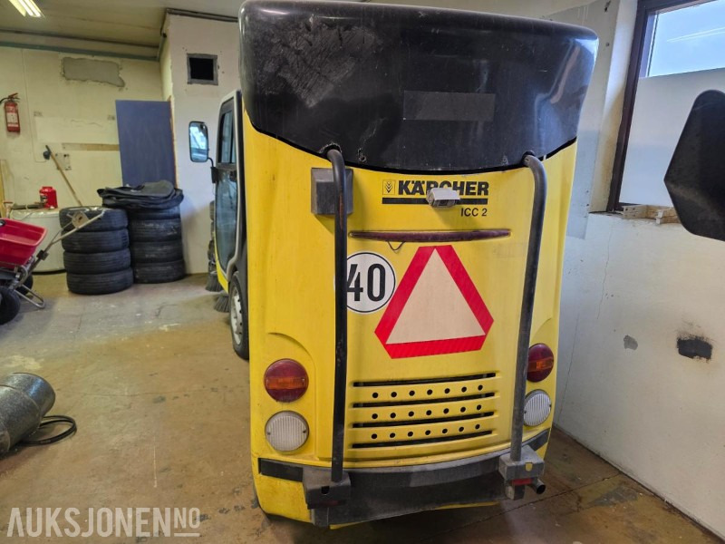 2005 Kärcher ICC 2 kompakt gate- og industrifeiemaskin - Namjenska/ Posebna vozila: slika 2005 Kärcher ICC 2 kompakt gate- og industrifeiemaskin - Namjenska/ Posebna vozila 2005 Kärcher ICC 2 kompakt gate- og industrifeiemaskin - Namjenska/ Posebna vozila: slika 2005 Kärcher ICC 2 kompakt gate- og industrifeiemaskin - Namjenska/ Posebna vozila