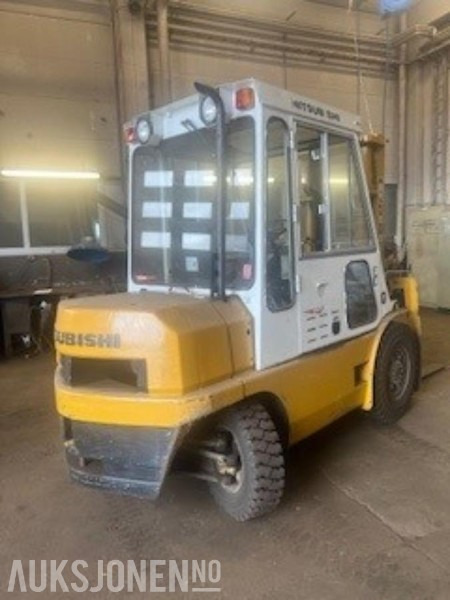 1987 Mitsubishi FD35 3.5 tonns dieseltruck med lukket førerhus - Oprema za rukovanje materijalima: slika 1987 Mitsubishi FD35 3.5 tonns dieseltruck med lukket førerhus - Oprema za rukovanje materijalima 1987 Mitsubishi FD35 3.5 tonns dieseltruck med lukket førerhus - Oprema za rukovanje materijalima: slika 1987 Mitsubishi FD35 3.5 tonns dieseltruck med lukket førerhus - Oprema za rukovanje materijalima
