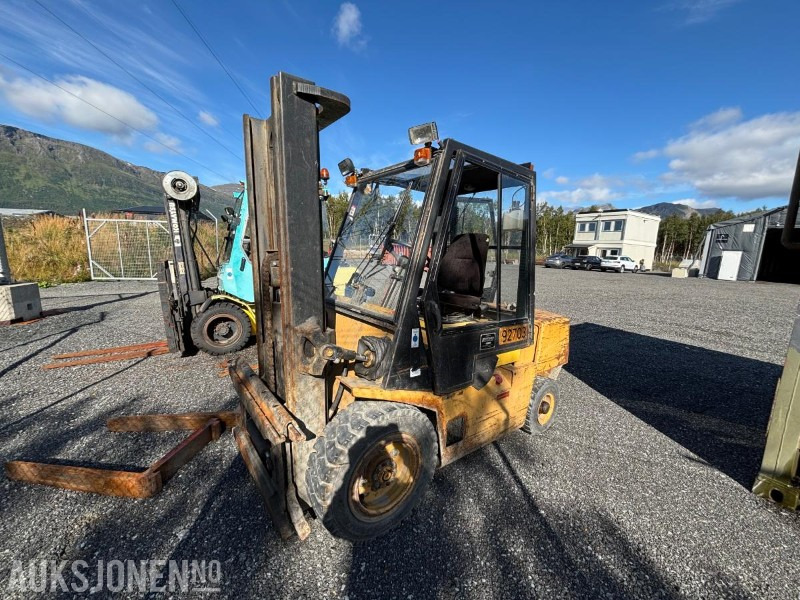 1989 Hyster H3.00XL motvektstruck Diesel - Oprema za rukovanje materijalima: slika 1989 Hyster H3.00XL motvektstruck Diesel - Oprema za rukovanje materijalima 1989 Hyster H3.00XL motvektstruck Diesel - Oprema za rukovanje materijalima: slika 1989 Hyster H3.00XL motvektstruck Diesel - Oprema za rukovanje materijalima
