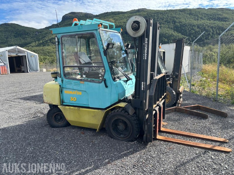 1996 Komatsu FD30T truck diesel - Oprema za rukovanje materijalima: slika 1996 Komatsu FD30T truck diesel - Oprema za rukovanje materijalima 1996 Komatsu FD30T truck diesel - Oprema za rukovanje materijalima: slika 1996 Komatsu FD30T truck diesel - Oprema za rukovanje materijalima