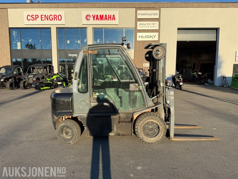 2003 Nissan FGD 02 A 300 - Langgaffler - 4529kg - Oprema za rukovanje materijalima: slika 2003 Nissan FGD 02 A 300 - Langgaffler - 4529kg - Oprema za rukovanje materijalima 2003 Nissan FGD 02 A 300 - Langgaffler - 4529kg - Oprema za rukovanje materijalima: slika 2003 Nissan FGD 02 A 300 - Langgaffler - 4529kg - Oprema za rukovanje materijalima