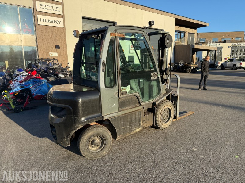 2003 Nissan FGD 02 A 300 - Langgaffler - 4529kg - Oprema za rukovanje materijalima: slika 2003 Nissan FGD 02 A 300 - Langgaffler - 4529kg - Oprema za rukovanje materijalima 2003 Nissan FGD 02 A 300 - Langgaffler - 4529kg - Oprema za rukovanje materijalima: slika 2003 Nissan FGD 02 A 300 - Langgaffler - 4529kg - Oprema za rukovanje materijalima