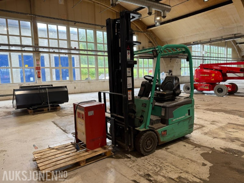 2006 Mitsubishi FB16NT gaffeltruck m/lader. - Oprema za rukovanje materijalima: slika 2006 Mitsubishi FB16NT gaffeltruck m/lader. - Oprema za rukovanje materijalima 2006 Mitsubishi FB16NT gaffeltruck m/lader. - Oprema za rukovanje materijalima: slika 2006 Mitsubishi FB16NT gaffeltruck m/lader. - Oprema za rukovanje materijalima