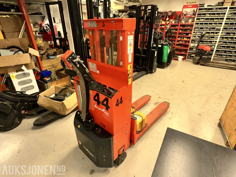2012 Logitrans Logiflex Maxi elektrisk stabler (SELF 1002/2050) – Sertifisert - trenger nytt batteri - Oprema za rukovanje materijalima: slika 2012 Logitrans Logiflex Maxi elektrisk stabler (SELF 1002/2050) – Sertifisert - trenger nytt batteri - Oprema za rukovanje materijalima 2012 Logitrans Logiflex Maxi elektrisk stabler (SELF 1002/2050) – Sertifisert - trenger nytt batteri - Oprema za rukovanje materijalima: slika 2012 Logitrans Logiflex Maxi elektrisk stabler (SELF 1002/2050) – Sertifisert - trenger nytt batteri - Oprema za rukovanje materijalima