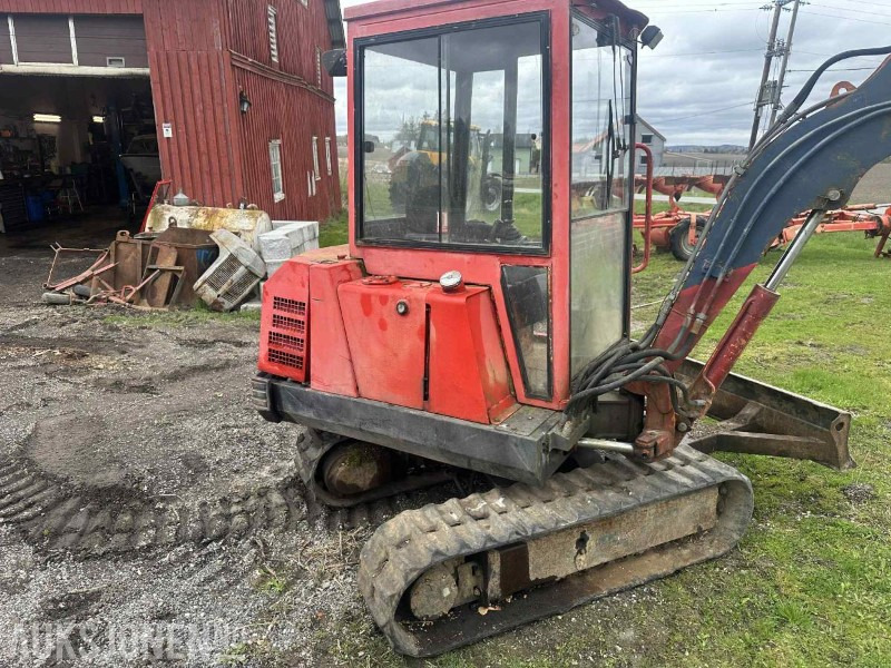 PEL-JOB Minigraver 2,4tonn - Mini bager: slika PEL-JOB Minigraver 2,4tonn - Mini bager PEL-JOB Minigraver 2,4tonn - Mini bager: slika PEL-JOB Minigraver 2,4tonn - Mini bager