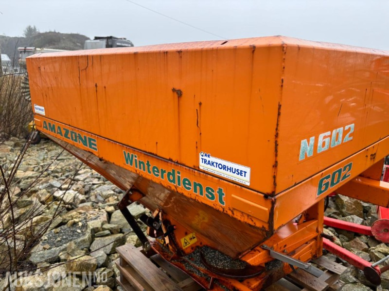 2001 Amazonen Strøkasse ZA-XS. - Poljoprivredni strojevi: slika 2001 Amazonen Strøkasse ZA-XS. - Poljoprivredni strojevi 2001 Amazonen Strøkasse ZA-XS. - Poljoprivredni strojevi: slika 2001 Amazonen Strøkasse ZA-XS. - Poljoprivredni strojevi