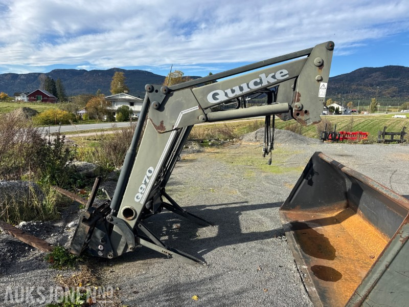 2003 Quicke UM Frontlaster for traktor - Poljoprivredni strojevi: slika 2003 Quicke UM Frontlaster for traktor - Poljoprivredni strojevi 2003 Quicke UM Frontlaster for traktor - Poljoprivredni strojevi: slika 2003 Quicke UM Frontlaster for traktor - Poljoprivredni strojevi