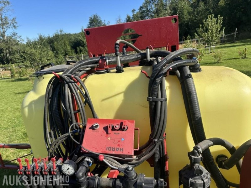 2004 Hardi 85001000 Master serial no 9262 year 2004 - Poljoprivredni strojevi: slika 2004 Hardi 85001000 Master serial no 9262 year 2004 - Poljoprivredni strojevi 2004 Hardi 85001000 Master serial no 9262 year 2004 - Poljoprivredni strojevi: slika 2004 Hardi 85001000 Master serial no 9262 year 2004 - Poljoprivredni strojevi