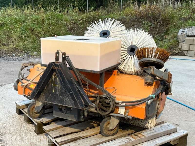 2007 Bema Kommunal-Dual feiekost med vanntank - Poljoprivredni strojevi: slika 2007 Bema Kommunal-Dual feiekost med vanntank - Poljoprivredni strojevi 2007 Bema Kommunal-Dual feiekost med vanntank - Poljoprivredni strojevi: slika 2007 Bema Kommunal-Dual feiekost med vanntank - Poljoprivredni strojevi