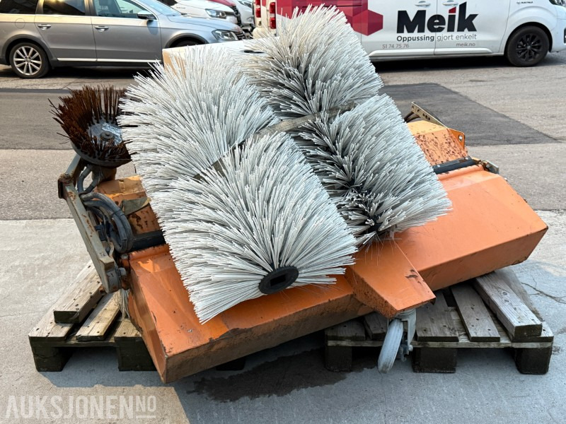 2007 Bema Kommunal-Dual feiekost med vanntank - Poljoprivredni strojevi: slika 2007 Bema Kommunal-Dual feiekost med vanntank - Poljoprivredni strojevi 2007 Bema Kommunal-Dual feiekost med vanntank - Poljoprivredni strojevi: slika 2007 Bema Kommunal-Dual feiekost med vanntank - Poljoprivredni strojevi