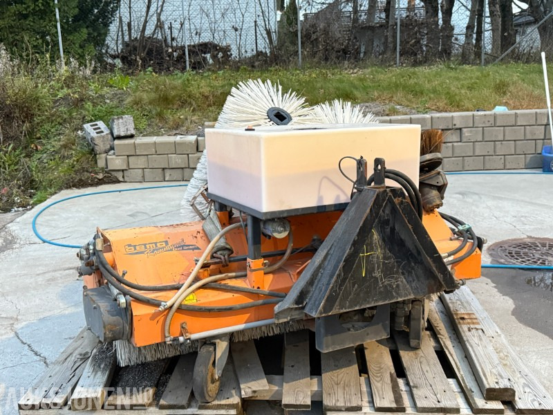 2007 Bema Kommunal-Dual feiekost med vanntank - Poljoprivredni strojevi: slika 2007 Bema Kommunal-Dual feiekost med vanntank - Poljoprivredni strojevi 2007 Bema Kommunal-Dual feiekost med vanntank - Poljoprivredni strojevi: slika 2007 Bema Kommunal-Dual feiekost med vanntank - Poljoprivredni strojevi