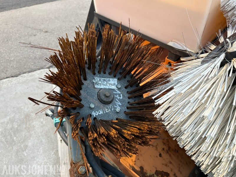 2007 Bema Kommunal-Dual feiekost med vanntank - Poljoprivredni strojevi: slika 2007 Bema Kommunal-Dual feiekost med vanntank - Poljoprivredni strojevi 2007 Bema Kommunal-Dual feiekost med vanntank - Poljoprivredni strojevi: slika 2007 Bema Kommunal-Dual feiekost med vanntank - Poljoprivredni strojevi