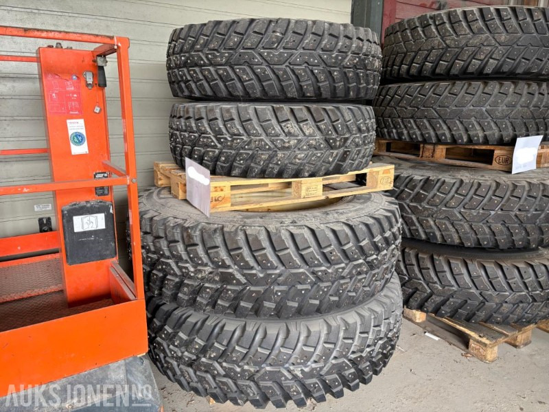 2010 Nokian Tri 2 Veidekk med pigg. 360/80 R24 og 440/80 R34 - Poljoprivredni strojevi: slika 2010 Nokian Tri 2 Veidekk med pigg. 360/80 R24 og 440/80 R34 - Poljoprivredni strojevi 2010 Nokian Tri 2 Veidekk med pigg. 360/80 R24 og 440/80 R34 - Poljoprivredni strojevi: slika 2010 Nokian Tri 2 Veidekk med pigg. 360/80 R24 og 440/80 R34 - Poljoprivredni strojevi
