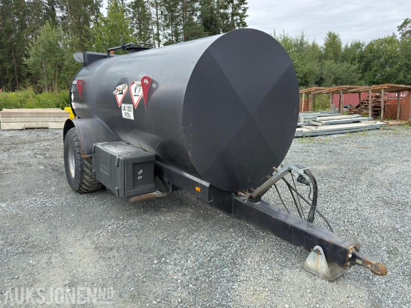 2016 FUEL PROOF DIESELTANK TRAKTOR - Poljoprivredni strojevi: slika 2016 FUEL PROOF DIESELTANK TRAKTOR - Poljoprivredni strojevi 2016 FUEL PROOF DIESELTANK TRAKTOR - Poljoprivredni strojevi: slika 2016 FUEL PROOF DIESELTANK TRAKTOR - Poljoprivredni strojevi