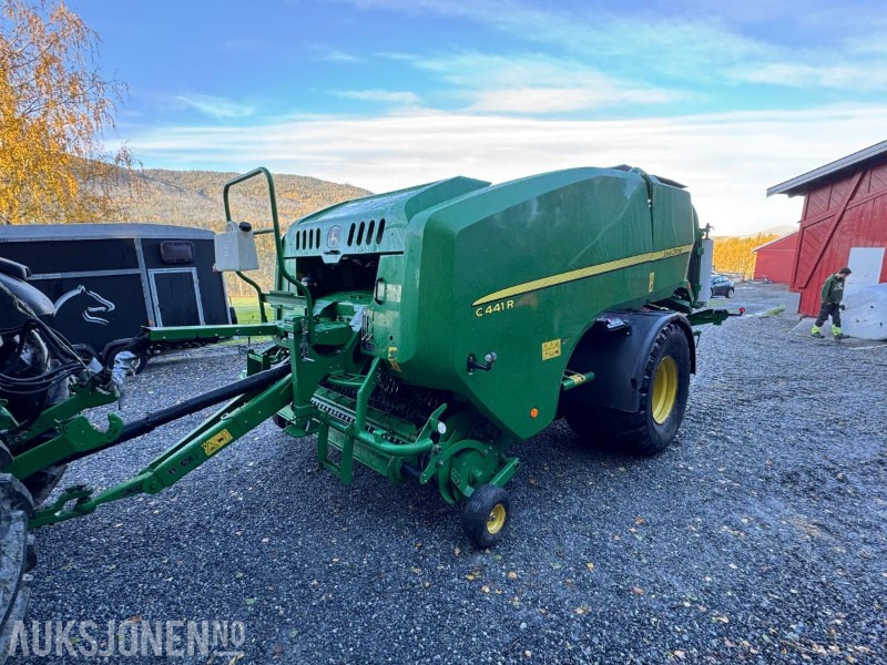 2017 John Deere C441 R kombipresse med sentralsmøring - Poljoprivredni strojevi: slika 2017 John Deere C441 R kombipresse med sentralsmøring - Poljoprivredni strojevi 2017 John Deere C441 R kombipresse med sentralsmøring - Poljoprivredni strojevi: slika 2017 John Deere C441 R kombipresse med sentralsmøring - Poljoprivredni strojevi