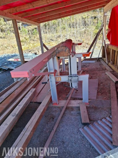 Poljoprivredni strojevi 2022 Logosol F2 med Stihl 661 minisagbruk: slika Poljoprivredni strojevi 2022 Logosol F2 med Stihl 661 minisagbruk