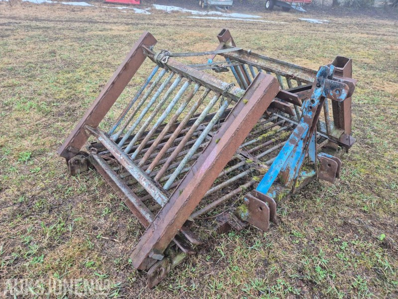 Slodd ca 3 meter med 3-punkt feste - Poljoprivredni strojevi: slika Slodd ca 3 meter med 3-punkt feste - Poljoprivredni strojevi Slodd ca 3 meter med 3-punkt feste - Poljoprivredni strojevi: slika Slodd ca 3 meter med 3-punkt feste - Poljoprivredni strojevi