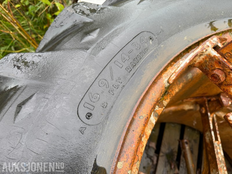Traktordekk med tvillingfester – Goodyear 16.9/14-34 72 timers auksjon! - Poljoprivredni strojevi: slika Traktordekk med tvillingfester – Goodyear 16.9/14-34 72 timers auksjon! - Poljoprivredni strojevi Traktordekk med tvillingfester – Goodyear 16.9/14-34 72 timers auksjon! - Poljoprivredni strojevi: slika Traktordekk med tvillingfester – Goodyear 16.9/14-34 72 timers auksjon! - Poljoprivredni strojevi