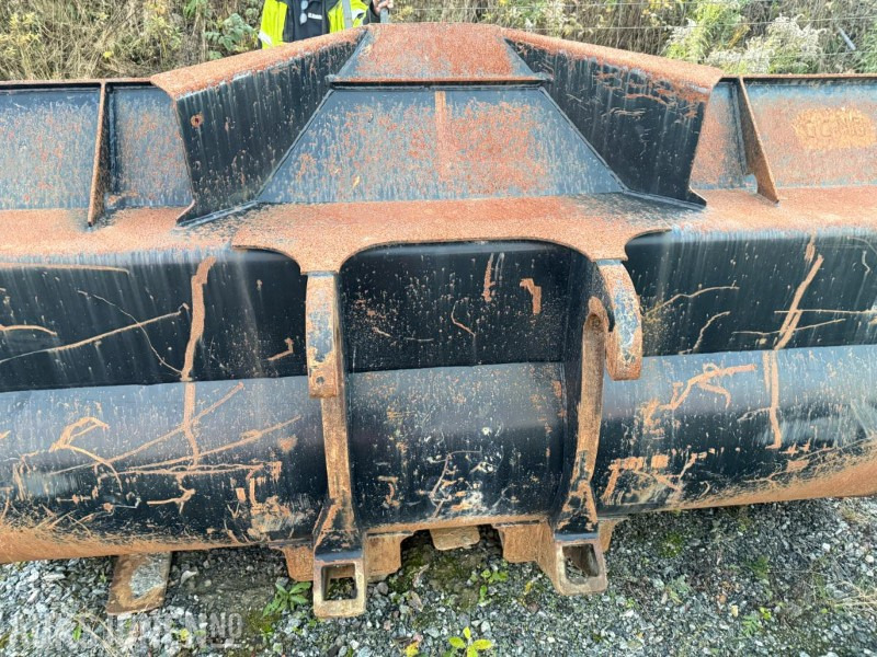 1900 Skuffe m/Cat kopling - Priključak za Građevinski strojevi: slika 1900 Skuffe m/Cat kopling - Priključak za Građevinski strojevi 1900 Skuffe m/Cat kopling - Priključak za Građevinski strojevi: slika 1900 Skuffe m/Cat kopling - Priključak za Građevinski strojevi