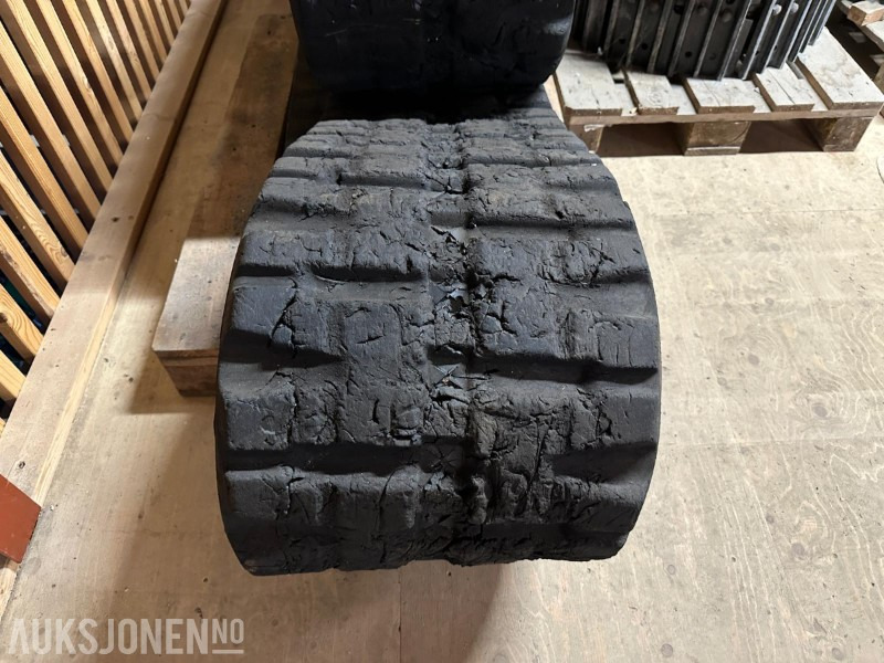 2 Stk. Belter til Kobelco SK75SR – Originale – Selges som de står - Priključak za Građevinski strojevi: slika 2 Stk. Belter til Kobelco SK75SR – Originale – Selges som de står - Priključak za Građevinski strojevi 2 Stk. Belter til Kobelco SK75SR – Originale – Selges som de står - Priključak za Građevinski strojevi: slika 2 Stk. Belter til Kobelco SK75SR – Originale – Selges som de står - Priključak za Građevinski strojevi