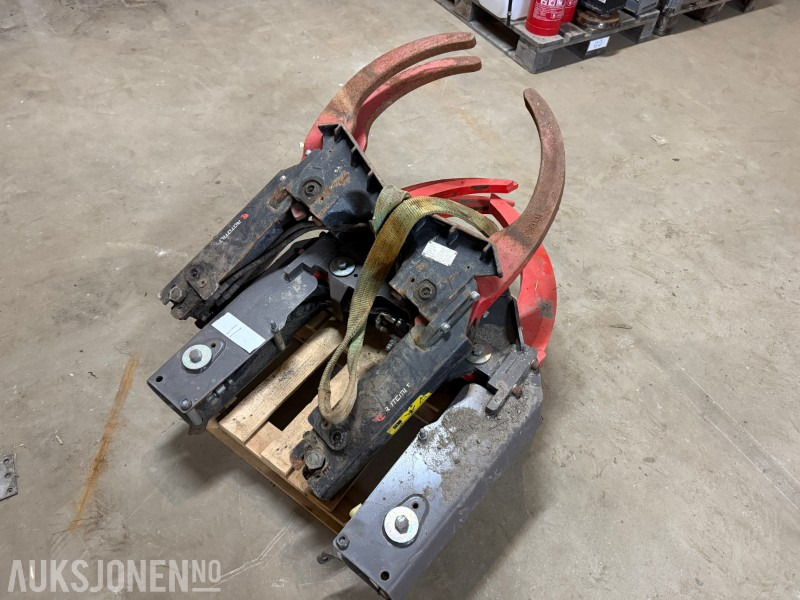 Priključak za Građevinski strojevi Andre 2 stk Rototilt tømmerklo/grip – G800BE og ukjent modell – selges samlet: slika Priključak za Građevinski strojevi Andre 2 stk Rototilt tømmerklo/grip – G800BE og ukjent modell – selges samlet