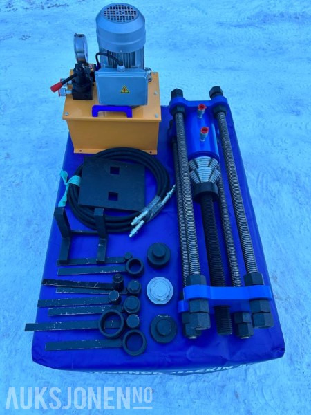 Boltpresse med hydraulikkaggregat Mobil beltepresse 220V med Verktøy - Priključak za Građevinski strojevi: slika Boltpresse med hydraulikkaggregat Mobil beltepresse 220V med Verktøy - Priključak za Građevinski strojevi Boltpresse med hydraulikkaggregat Mobil beltepresse 220V med Verktøy - Priključak za Građevinski strojevi: slika Boltpresse med hydraulikkaggregat Mobil beltepresse 220V med Verktøy - Priključak za Građevinski strojevi
