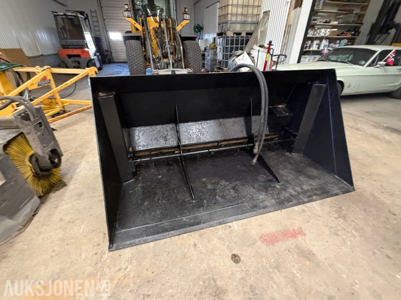 Drivex Sandsprederskuffe - Hjullaster BM feste - Priključak za Građevinski strojevi: slika Drivex Sandsprederskuffe - Hjullaster BM feste - Priključak za Građevinski strojevi Drivex Sandsprederskuffe - Hjullaster BM feste - Priključak za Građevinski strojevi: slika Drivex Sandsprederskuffe - Hjullaster BM feste - Priključak za Građevinski strojevi