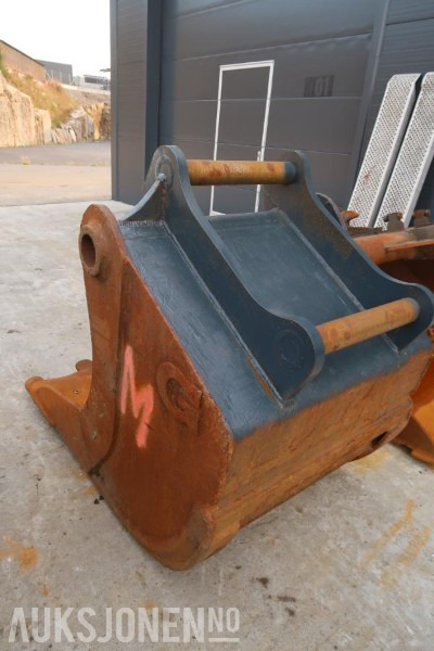 Gjerstad tannskuffe med S70 feste - 1000 liter - Priključak za Građevinski strojevi: slika Gjerstad tannskuffe med S70 feste - 1000 liter - Priključak za Građevinski strojevi Gjerstad tannskuffe med S70 feste - 1000 liter - Priključak za Građevinski strojevi: slika Gjerstad tannskuffe med S70 feste - 1000 liter - Priključak za Građevinski strojevi