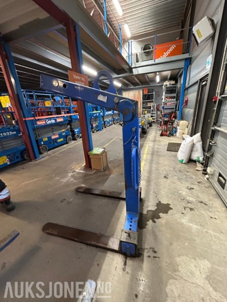 Pallegafler til håndtering av paller med kran / Kapasitet 3000 kg - Priključak za Građevinski strojevi: slika Pallegafler til håndtering av paller med kran / Kapasitet 3000 kg - Priključak za Građevinski strojevi Pallegafler til håndtering av paller med kran / Kapasitet 3000 kg - Priključak za Građevinski strojevi: slika Pallegafler til håndtering av paller med kran / Kapasitet 3000 kg - Priključak za Građevinski strojevi