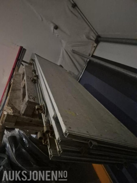 Prikolica 2006 Istrail TRIPPELBOGGIKJERRE henger m/ 3 aksler: slika Prikolica 2006 Istrail TRIPPELBOGGIKJERRE henger m/ 3 aksler