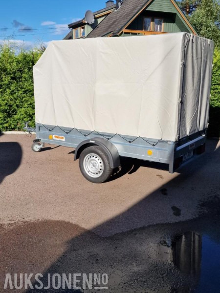 Prikolica Nesten ny Neptun tilhenger med kapell og tipp: slika Prikolica Nesten ny Neptun tilhenger med kapell og tipp