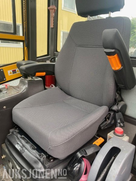 Utovarivač na kotačima Sino 908 Hjullaster med skuffe og pallegaffler: slika Utovarivač na kotačima Sino 908 Hjullaster med skuffe og pallegaffler