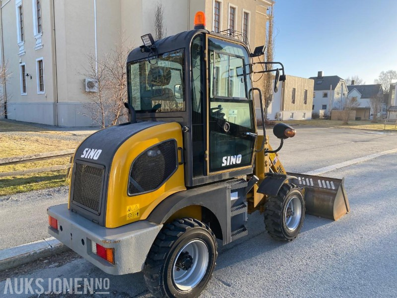 Sino 908 Hjullaster med skuffe og pallegaffler - Utovarivač na kotačima: slika  Sino 908 Hjullaster med skuffe og pallegaffler - Utovarivač na kotačima Sino 908 Hjullaster med skuffe og pallegaffler - Utovarivač na kotačima: slika  Sino 908 Hjullaster med skuffe og pallegaffler - Utovarivač na kotačima