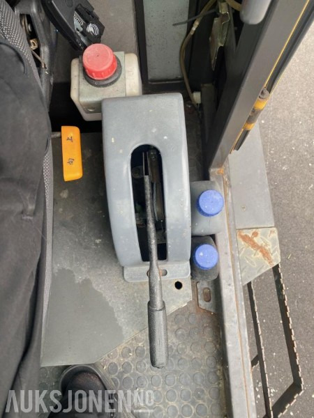 Utovarivač na kotačima Sino 908 Hjullaster med skuffe og pallegaffler: slika Utovarivač na kotačima Sino 908 Hjullaster med skuffe og pallegaffler