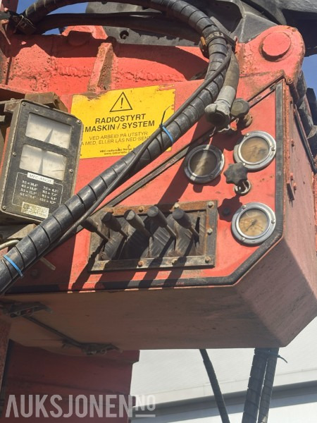 TAMROCK 1032 - BORETÅRN TIL GRAVEMASKIN MED ATLAS HAMMER - RADIOSTYRING - Platforma za bušenje: slika TAMROCK 1032 - BORETÅRN TIL GRAVEMASKIN MED ATLAS HAMMER - RADIOSTYRING - Platforma za bušenje TAMROCK 1032 - BORETÅRN TIL GRAVEMASKIN MED ATLAS HAMMER - RADIOSTYRING - Platforma za bušenje: slika TAMROCK 1032 - BORETÅRN TIL GRAVEMASKIN MED ATLAS HAMMER - RADIOSTYRING - Platforma za bušenje