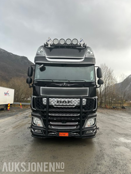 DAF XF 530 - Tegljač: slika DAF XF 530 - Tegljač DAF XF 530 - Tegljač: slika DAF XF 530 - Tegljač